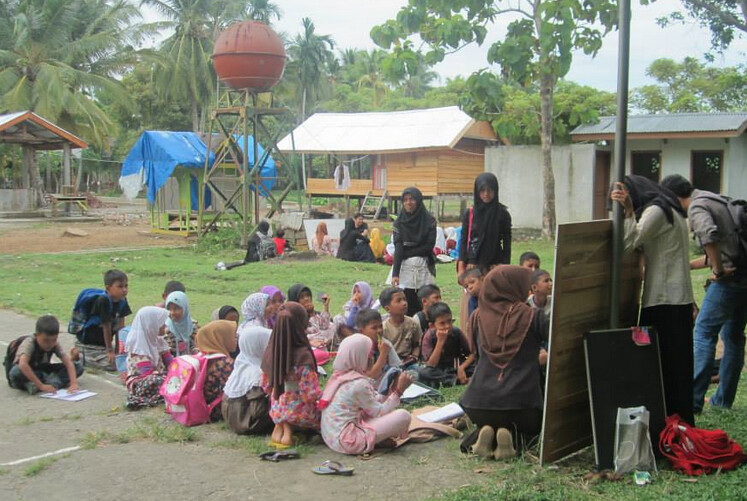 Belajar bersama komunitas